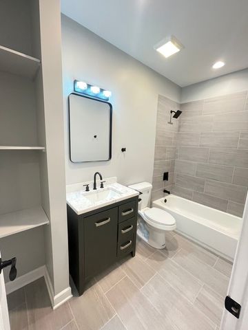 1719 W CHICAGO Avenue 1, Chicago, IL 60622