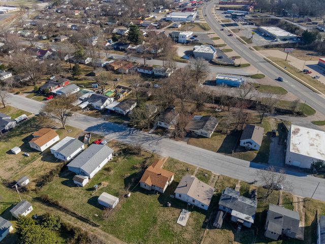 1052 6th Street, West Plains, MO 65775