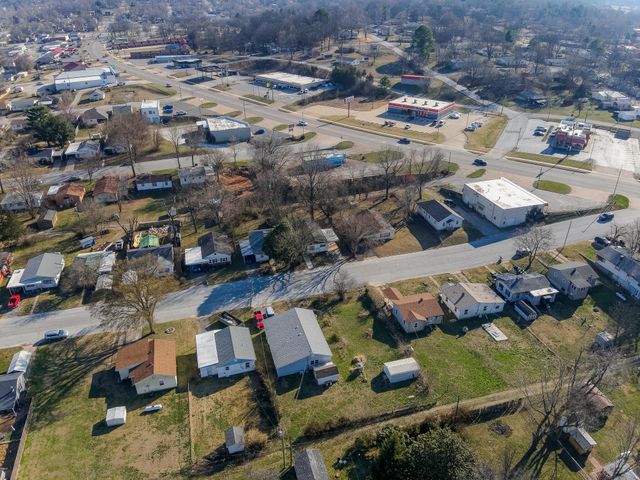 1052 6th Street, West Plains, MO 65775