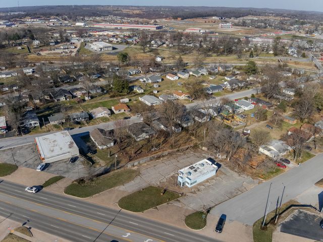 1052 6th Street, West Plains, MO 65775