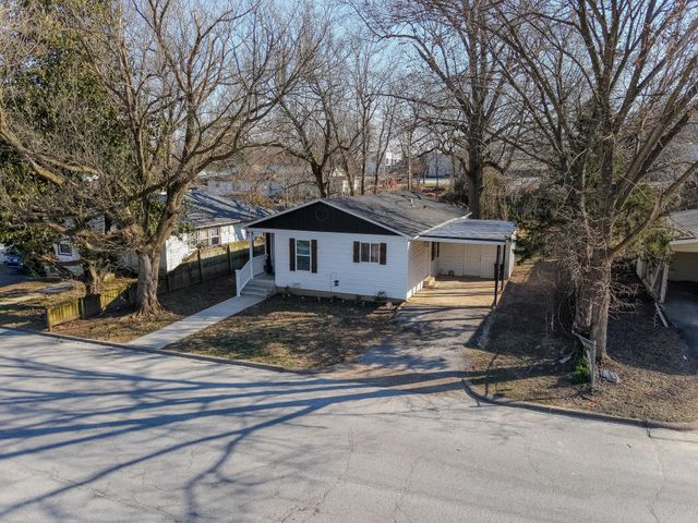 1052 6th Street, West Plains, MO 65775