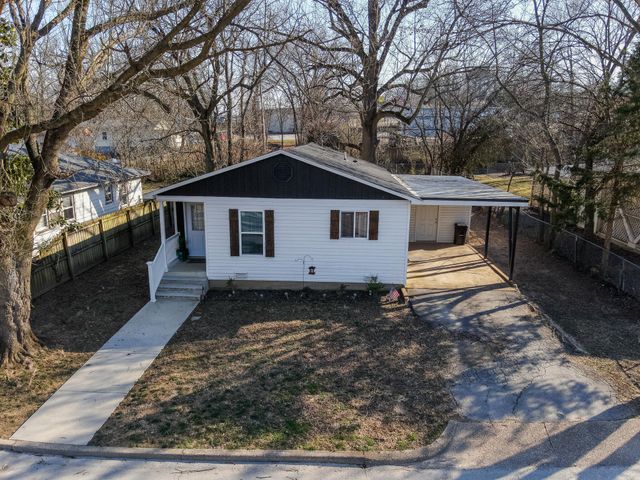 1052 6th Street, West Plains, MO 65775