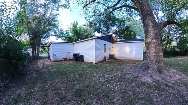 1052 6th Street, West Plains, MO 65775