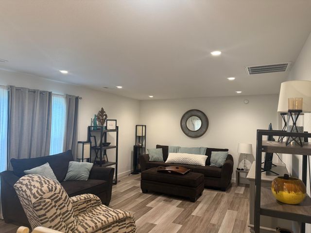 1052 6th Street, West Plains, MO 65775