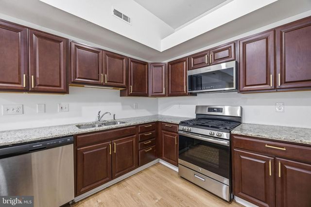 1 S KRESSON ST, Baltimore, MD 21224