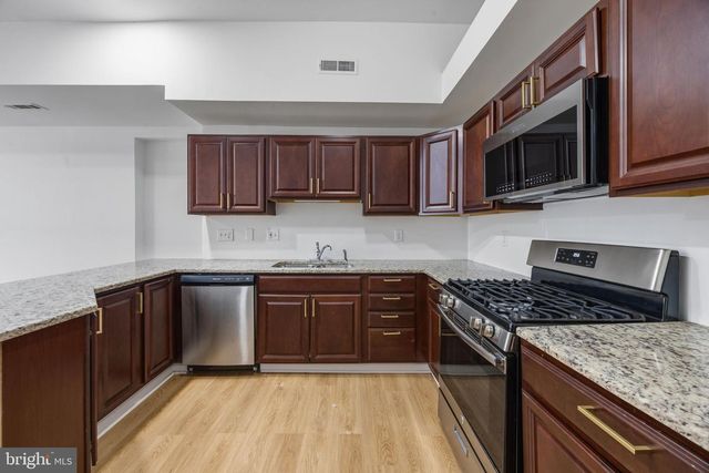 1 S KRESSON ST, Baltimore, MD 21224