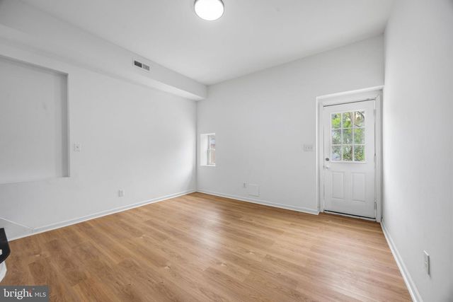 1 S KRESSON ST, Baltimore, MD 21224