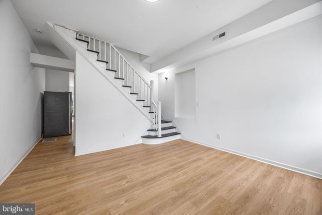 1 S KRESSON ST, Baltimore, MD 21224
