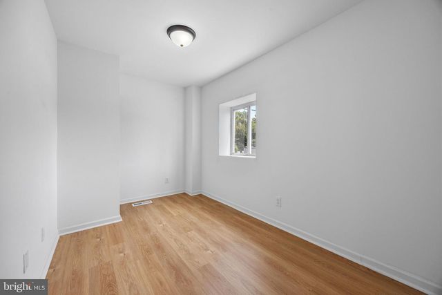 1 S KRESSON ST, Baltimore, MD 21224