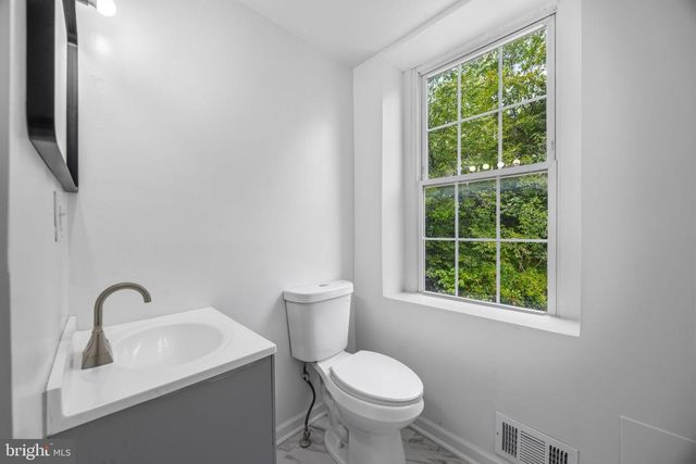1 S KRESSON ST, Baltimore, MD 21224