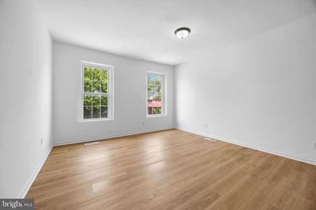 1 S KRESSON ST, Baltimore, MD 21224