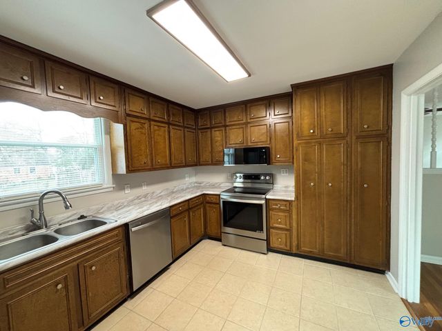 2206 NW Harris Road, Huntsville, AL 35810