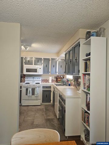 4788 Adobe St SE, Salem, OR 97317