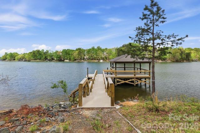 21217 Lake Run Drive, Charlotte, NC 28278