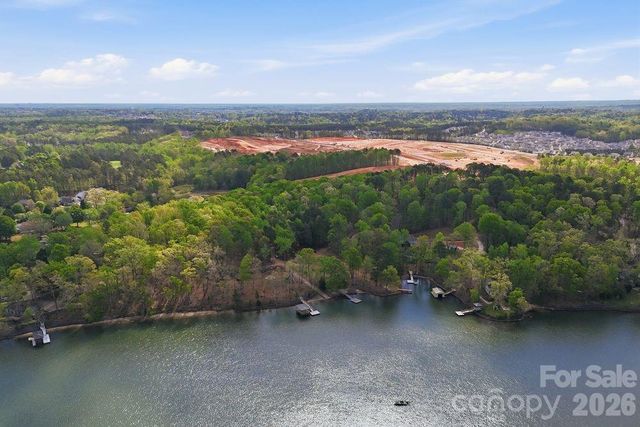 21217 Lake Run Drive, Charlotte, NC 28278