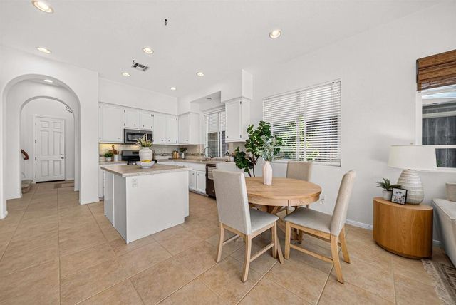 1702 Kenwood Place, San Marcos, CA 92078