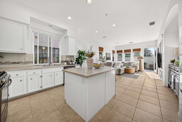 1702 Kenwood Place, San Marcos, CA 92078