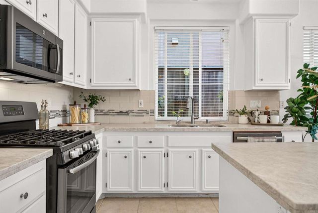 1702 Kenwood Place, San Marcos, CA 92078