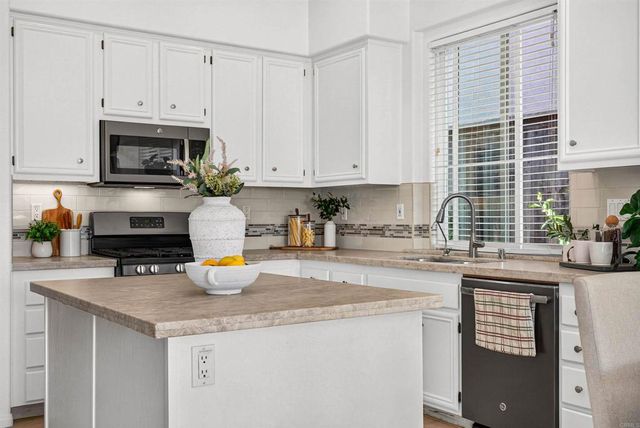 1702 Kenwood Place, San Marcos, CA 92078