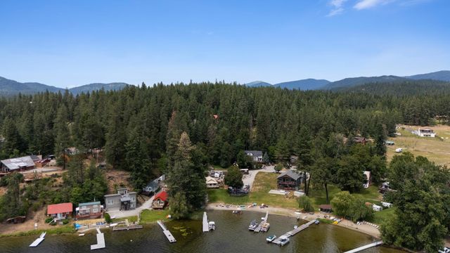 23632 E Beach Ln, Newman Lake, WA 99025
