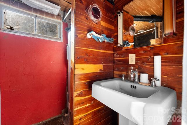 3358 Falling Creek Road, Hickory, NC 28601