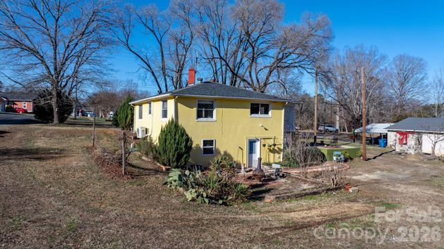 3358 Falling Creek Road, Hickory, NC 28601