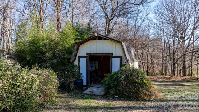 3358 Falling Creek Road, Hickory, NC 28601