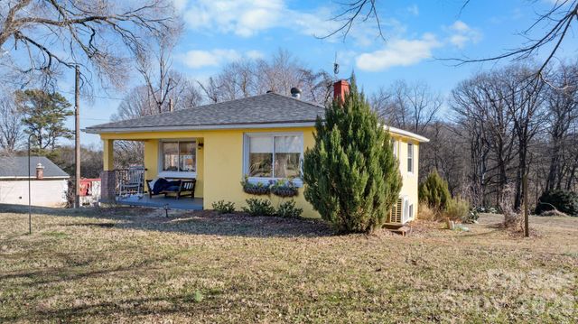 3358 Falling Creek Road, Hickory, NC 28601