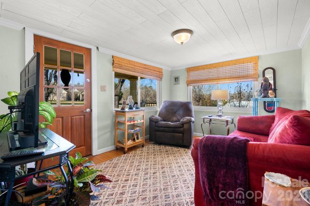 3358 Falling Creek Road, Hickory, NC 28601