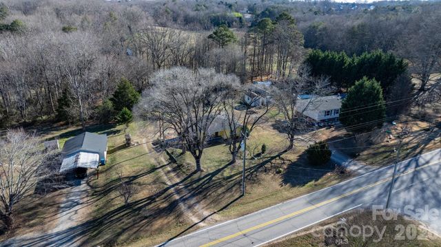 3358 Falling Creek Road, Hickory, NC 28601