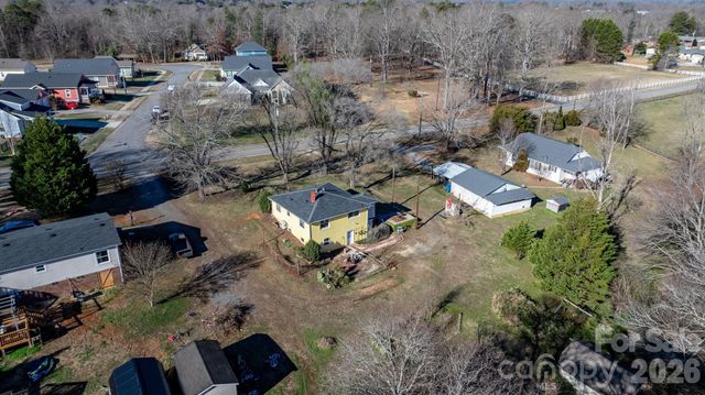 3358 Falling Creek Road, Hickory, NC 28601