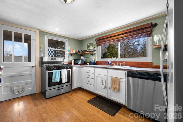 3358 Falling Creek Road, Hickory, NC 28601