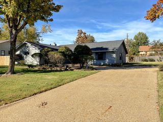 1217 W Countrywood Circle, Rogers, AR 72756