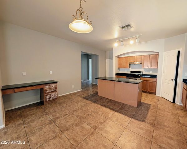 738 E SADDLE Way, San Tan Valley, AZ 85143
