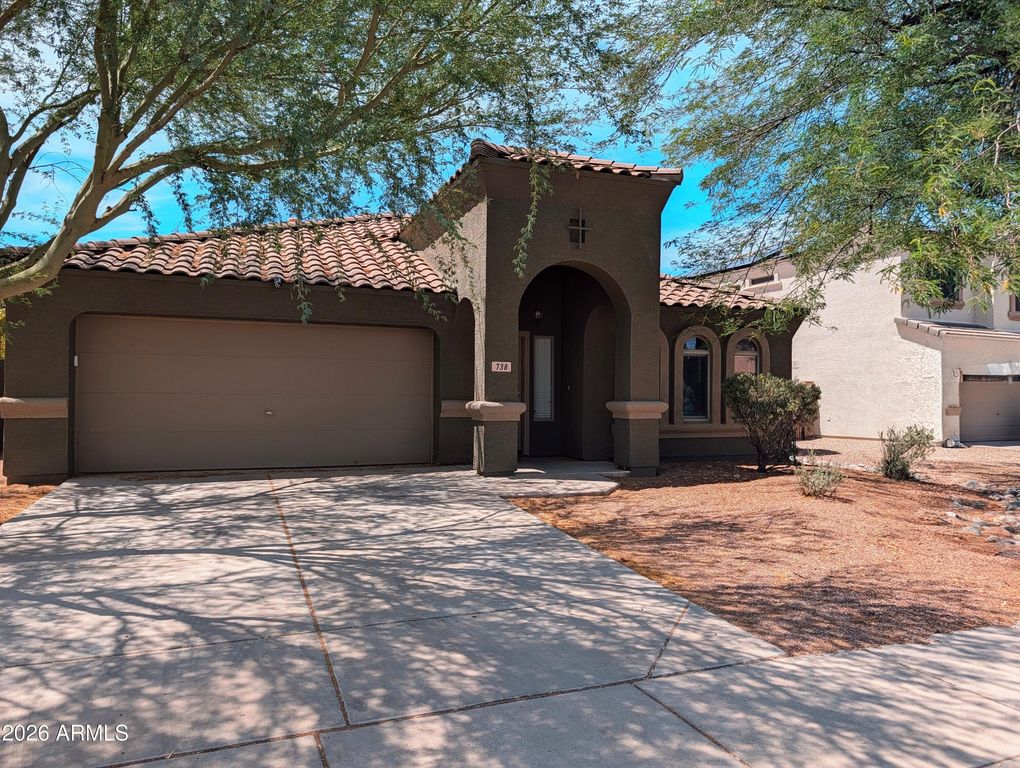 738 E SADDLE Way, San Tan Valley, AZ 85143