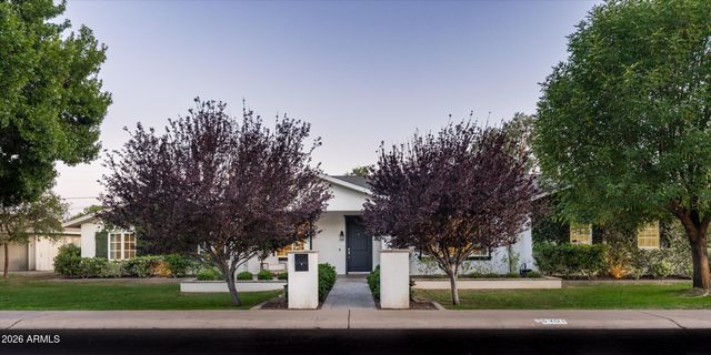 5201 E WELDON Avenue, Phoenix, AZ 85018