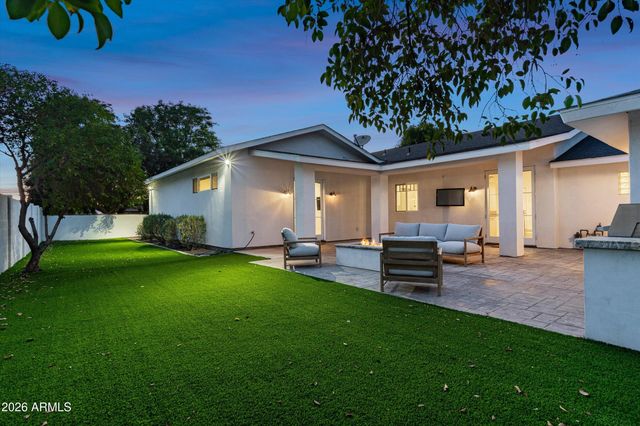 5201 E WELDON Avenue, Phoenix, AZ 85018