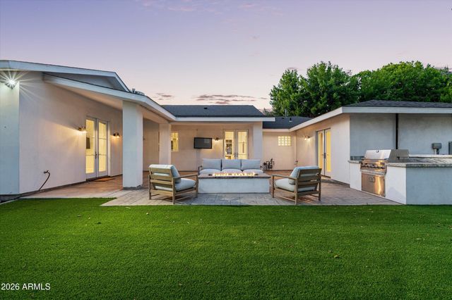5201 E WELDON Avenue, Phoenix, AZ 85018