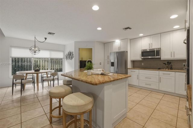 2099 NW 126th Ave, Pembroke Pines, FL 33028