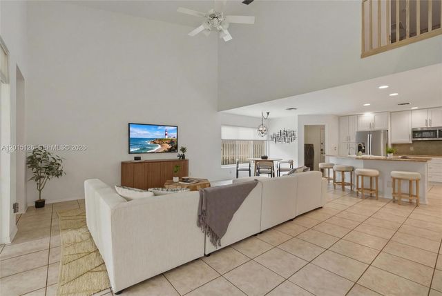2099 NW 126th Ave, Pembroke Pines, FL 33028