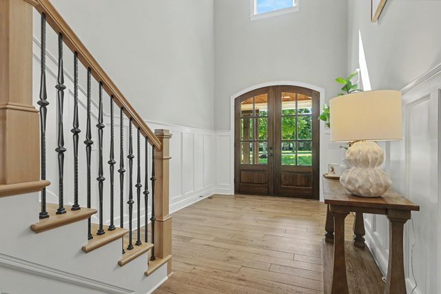 701 Farmington Dr, Lebanon, TN 37087