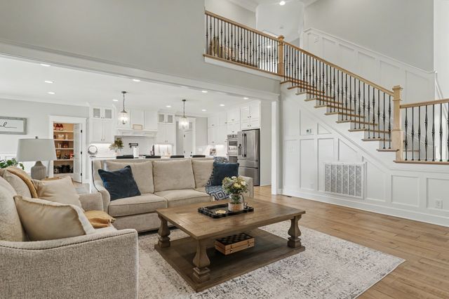 701 Farmington Dr, Lebanon, TN 37087