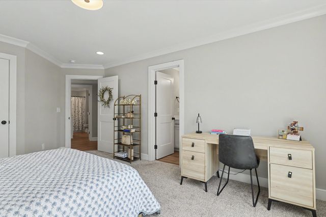 701 Farmington Dr, Lebanon, TN 37087
