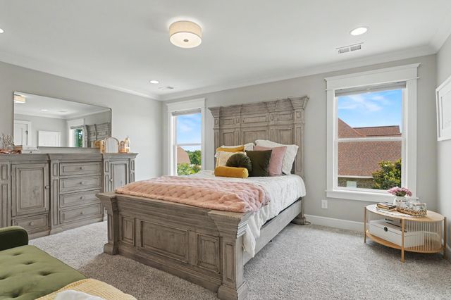 701 Farmington Dr, Lebanon, TN 37087