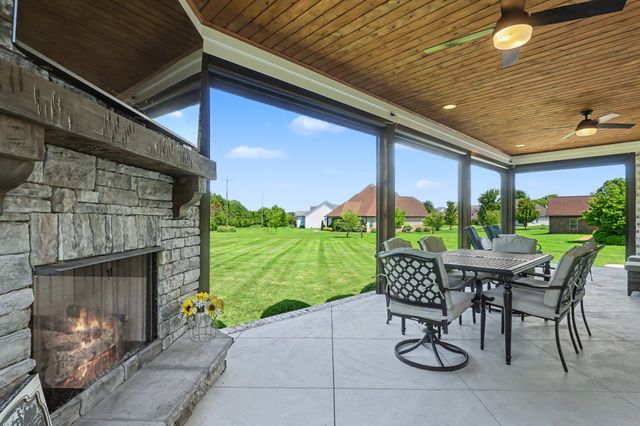701 Farmington Dr, Lebanon, TN 37087