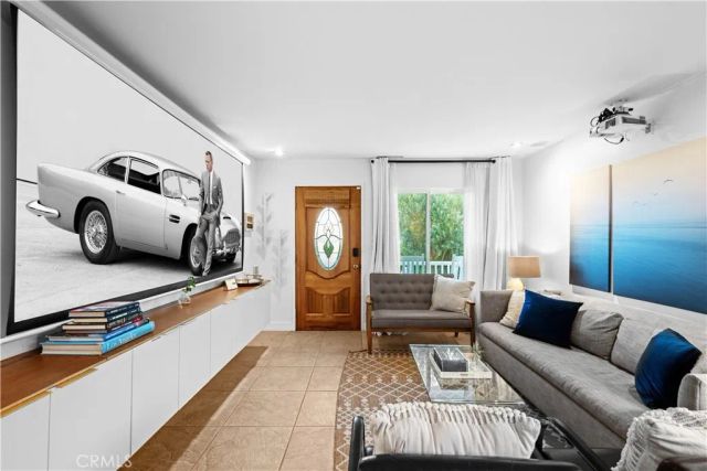 1121 S Eucalyptus, Inglewood, CA 90301
