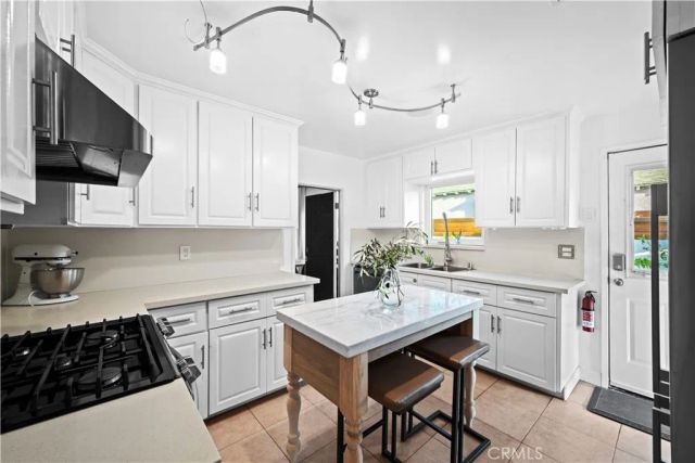 1121 S Eucalyptus, Inglewood, CA 90301