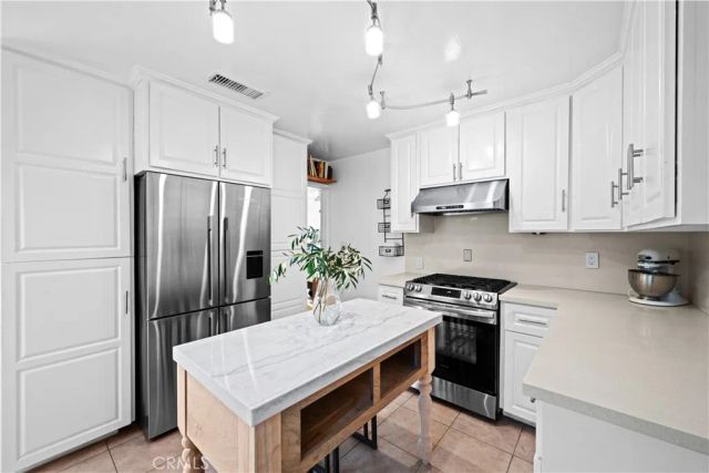 1121 S Eucalyptus, Inglewood, CA 90301