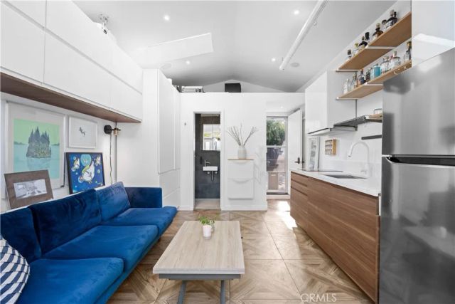 1121 S Eucalyptus, Inglewood, CA 90301