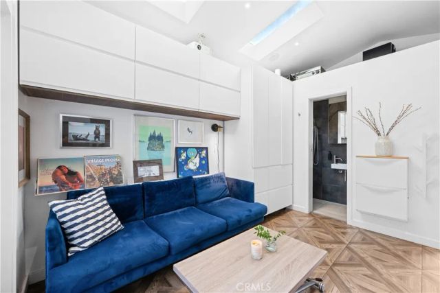 1121 S Eucalyptus, Inglewood, CA 90301